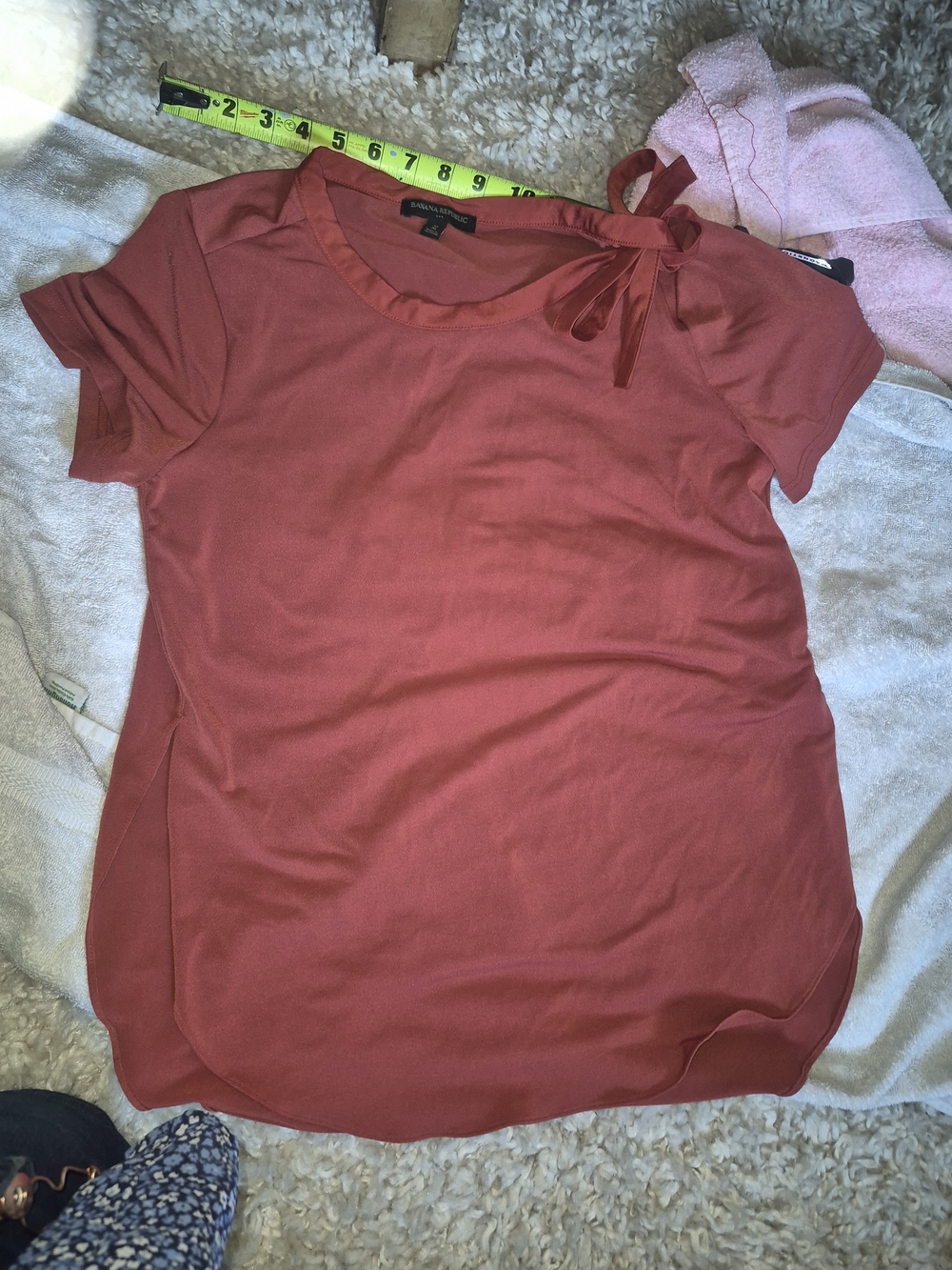 Banana Republic Short-Sleeve Bow-Neck Tee in Rust Red
